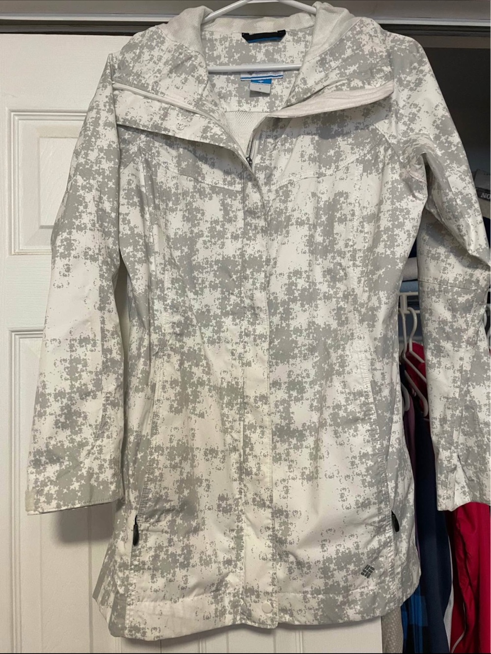 Women’s White & Light Gray Hooded Ski Jacket